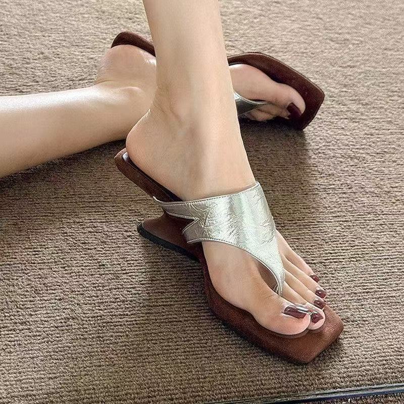 Cabeza cuadrada de tacones gruesos chinchillas para mujeres 2026 verano nuevo estilo de pantalón de calzado para usar medio zapatillas de vacaciones de estilo romano zapatillas de tacones altos image 3