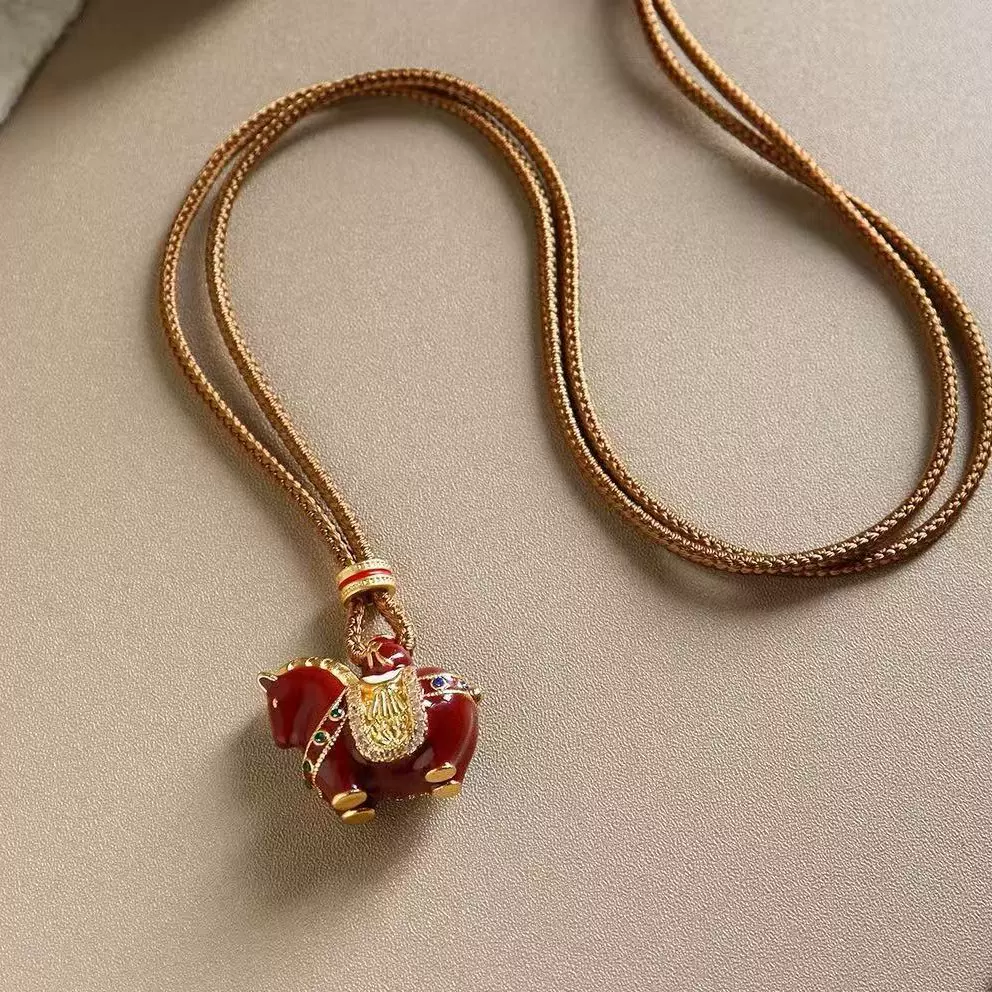 定制红色滴油马上有钱吊坠时尚精致锆石毛衣链轻奢高级感长项链女