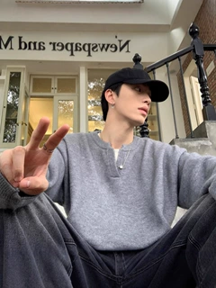 小V领套头毛衣男秋季韩版宽松慵懒风纯色针织上衣情侣