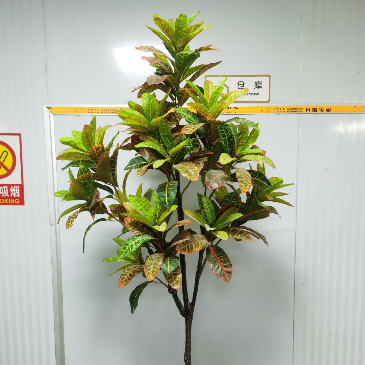 Simulación de venta caliente transfronteriza Espolvorear Banyan Madera que cambia de color Plantas verdes Bonsai Plástico artificial Planta en maceta Simulación Espolvorear Banyan