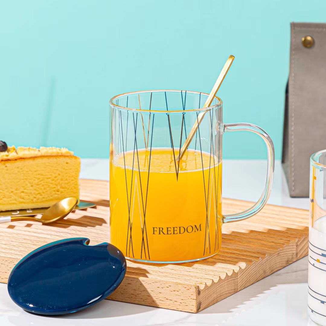 Estilo nórdico rayas Oficina de vidrio transparente taza de regalo taza de bebida personalizada con tapa cuchara taza de café