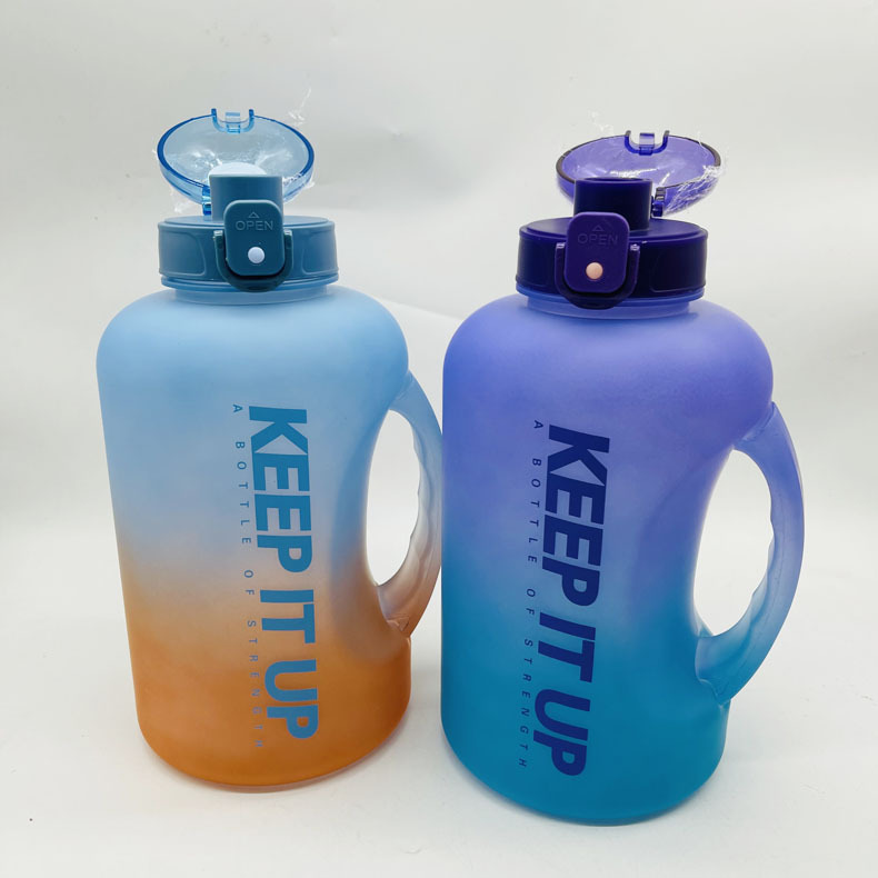 Youyun 8666-1 nuevo color gradiente taza de plástico de gran capacidad hervidor de agua de 2000ml mango conveniente con taza de escala