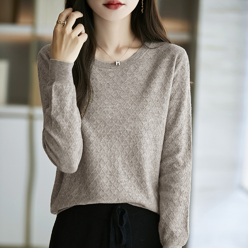 24 wholesale spring and autumn new round neck bottoming shirt women's diamond loose plus size sweater outside wear Korean version inside cross-border