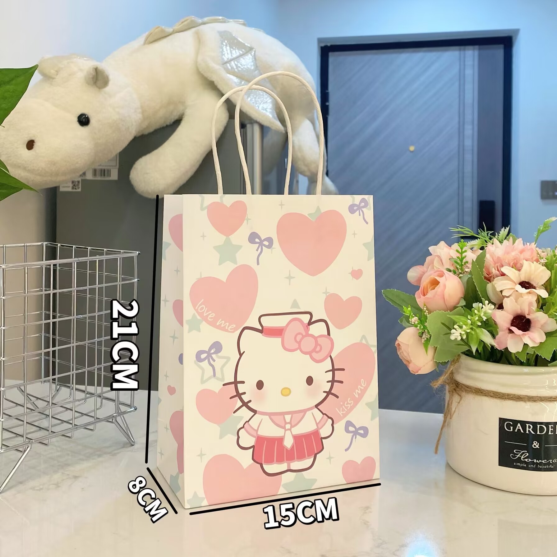 Love KT, 화이트 소가죽, 스몰 사이즈 15*8*21 cm (특정 사이즈는 사진 참조)