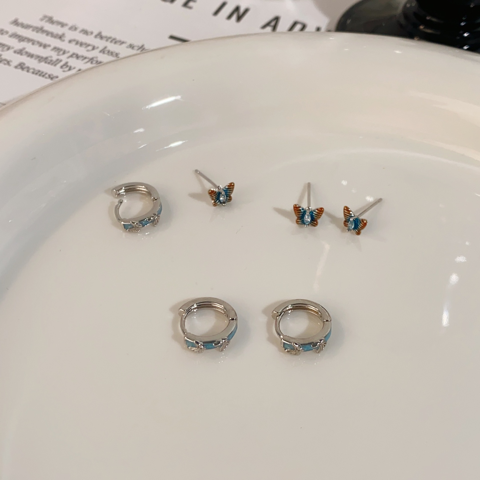 Green small sophisticated cute elegant fashionable trend earrings