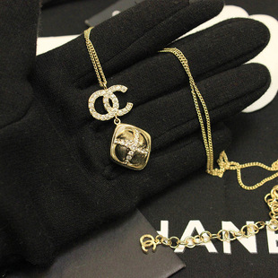 С�����S��ɫ���ν��澫����ĸ�����M����W�W��������