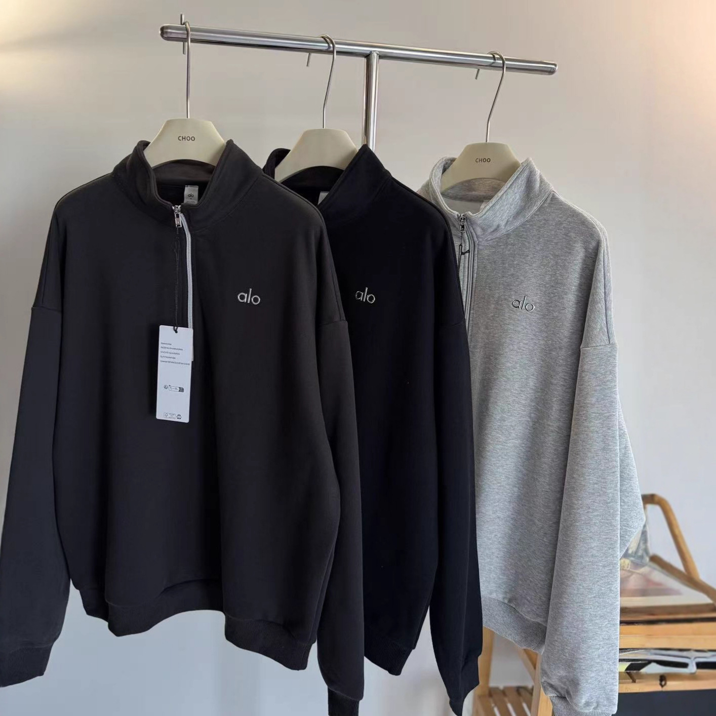 Base body-friendly long-sleeve with a round collar