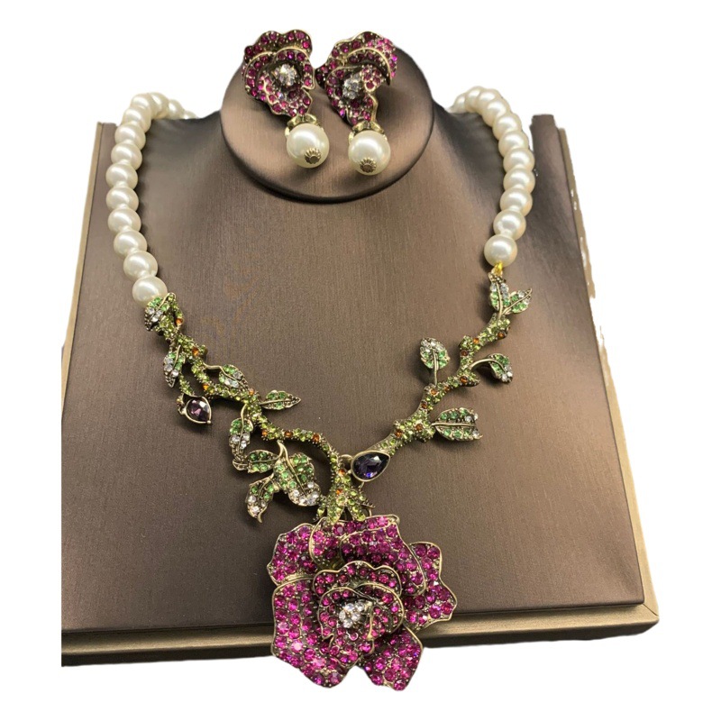 Europeo y Americano transfronterizo de comercio exterior de alta gama de diseño collar pendientes traje completo de diamantes con incrustaciones de perlas de imitación pendientes de la vendimia collar