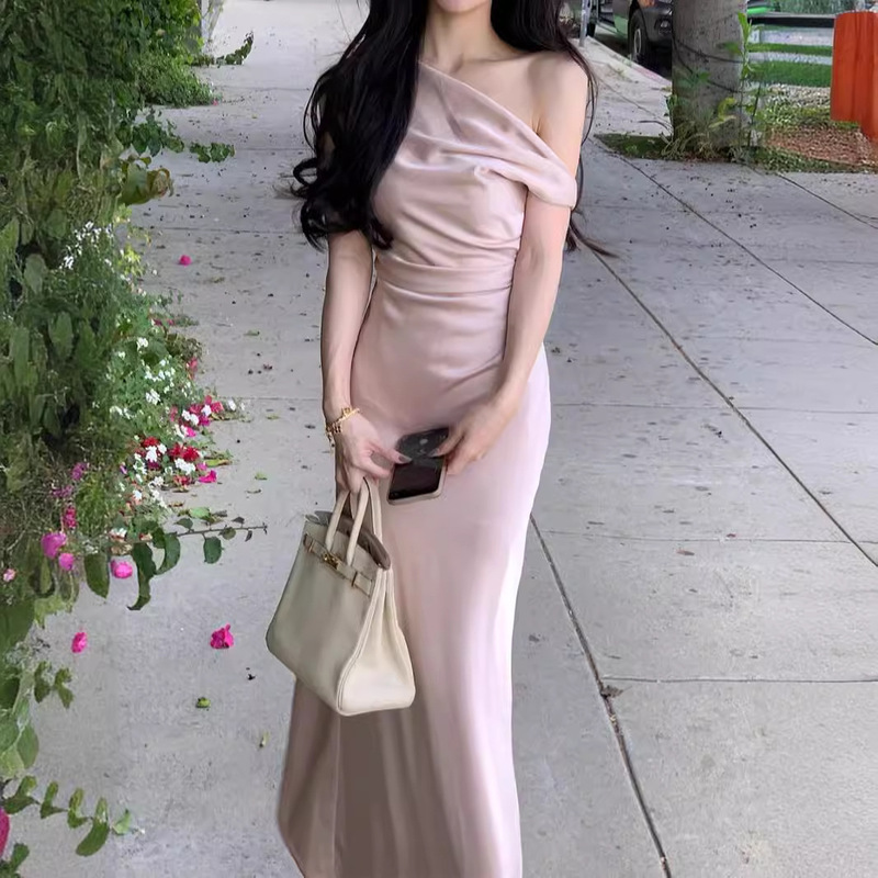 2026 New Model【Beverly Beauty】Asymmetrical Neckline Dress with French Elegance, Three-Color Waist-Cinching Fishtail Dress for Women