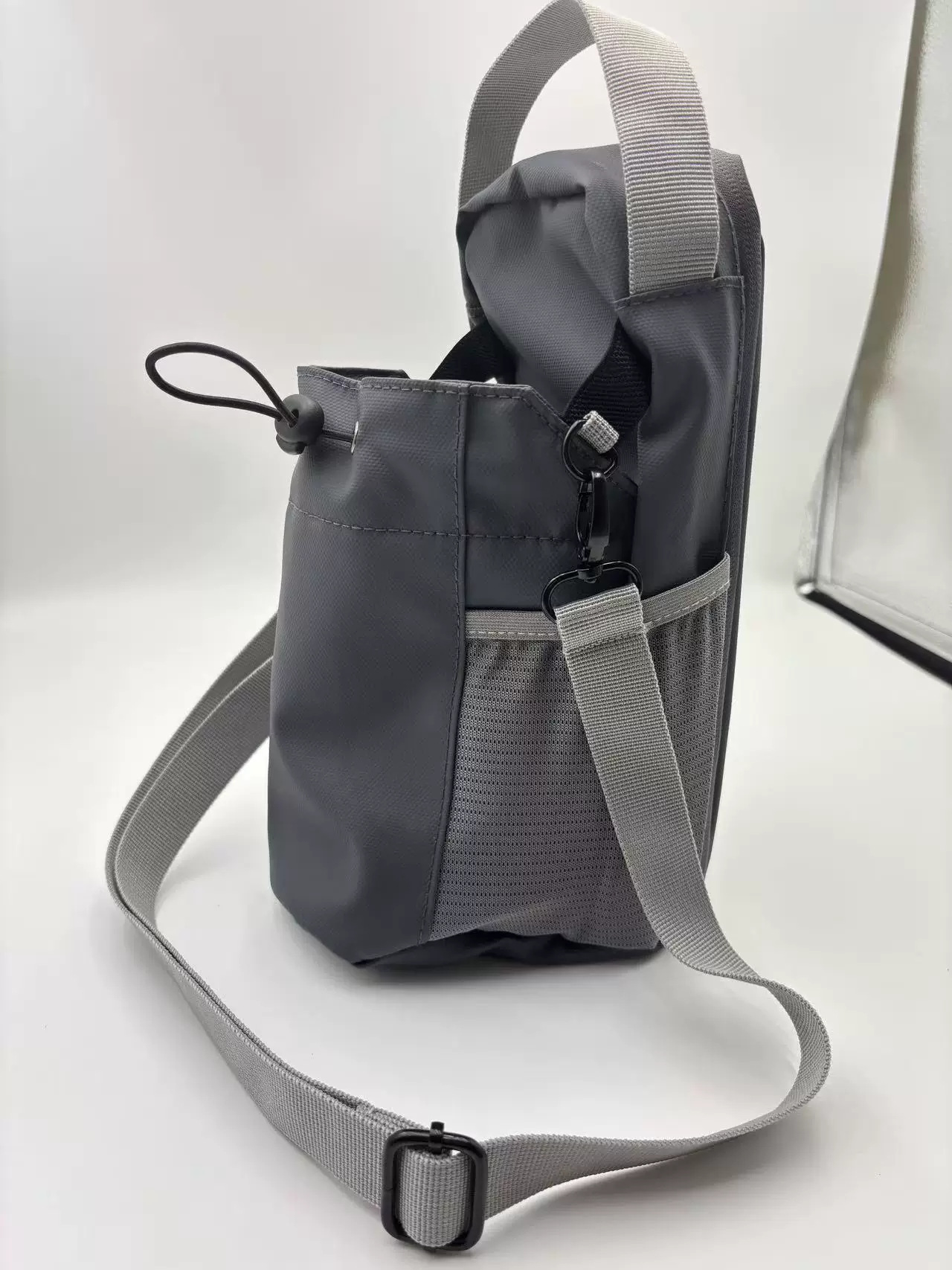 Bolsa Cruzada Magnética para Botella de Agua de Poliéster Impermeable para Deportes de Interior image 10