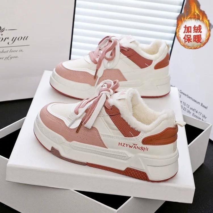 Маленькие белые туфли женские дикие 2024 зимние новые бархатные теплые юбки модные сети красные студенческие туфли