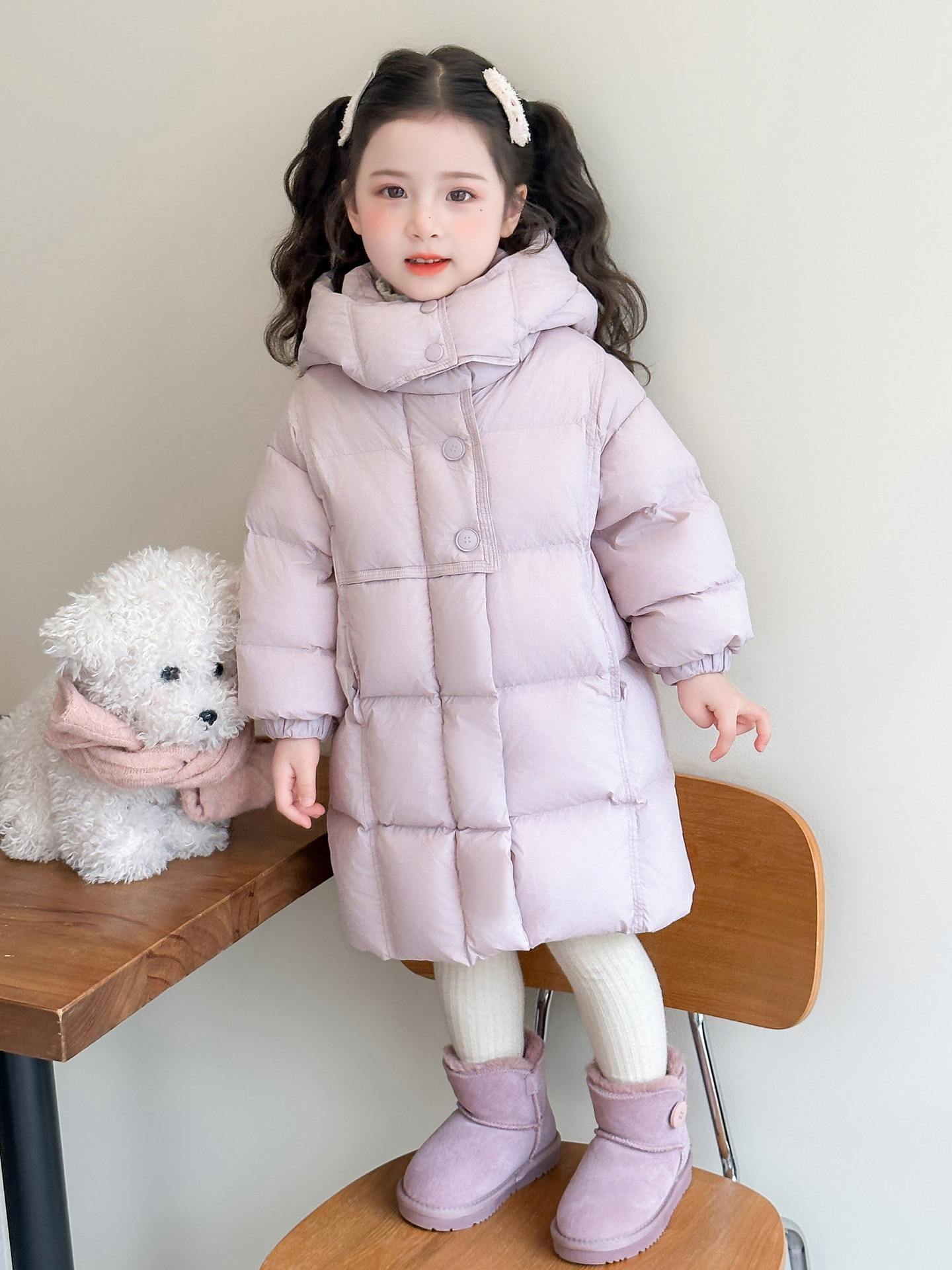 Chaqueta de pluma larga para niñas invierno 2025 nuevo estilo de aire extranjero para niños engrosados ropa de invierno bebé chaqueta súper hermosa