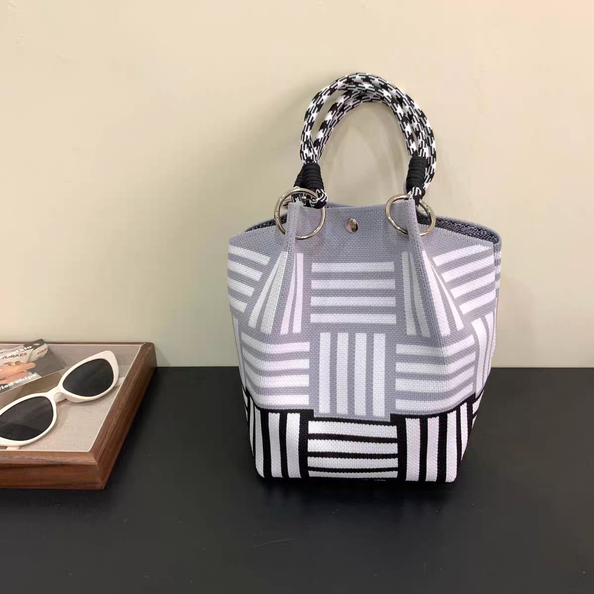 Bolsa de punto bolsas de dibujos animados para mujeres lindas bolsas de regalo de mano bolsas de bocadillos prácticas versátiles bolsas de cubo baratas gran capacidad
