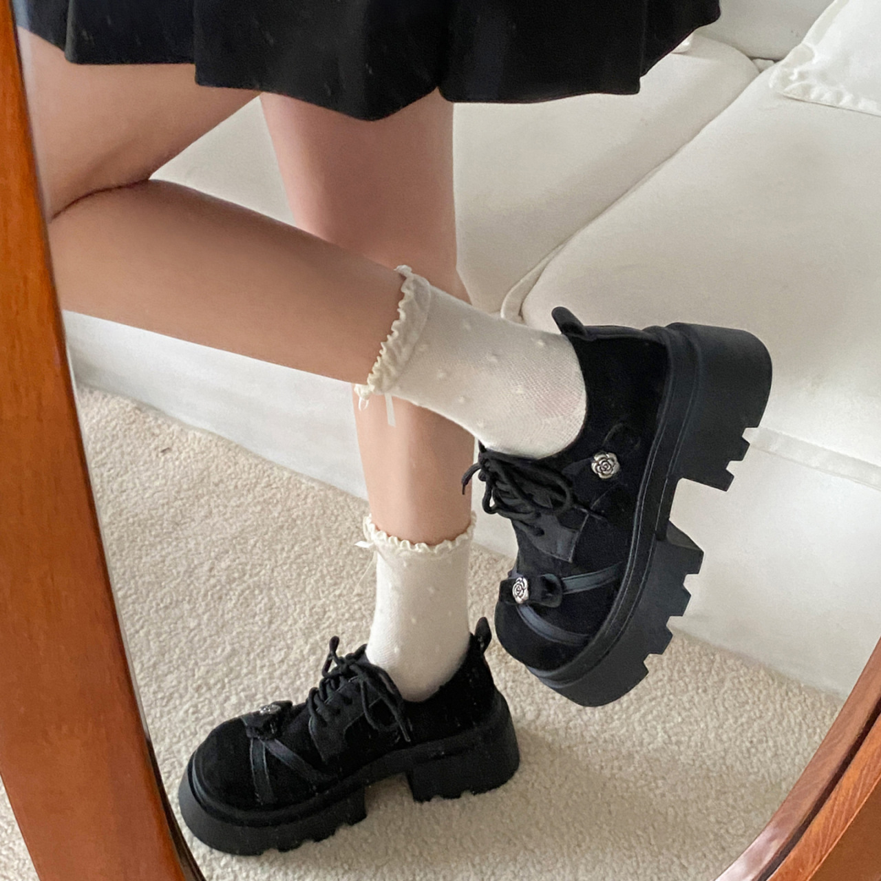 Retro estilo francés de tacones gruesos, zapatos de boca profunda para mujeres 2026 nuevos zapatos de moda de caño de altura de falda