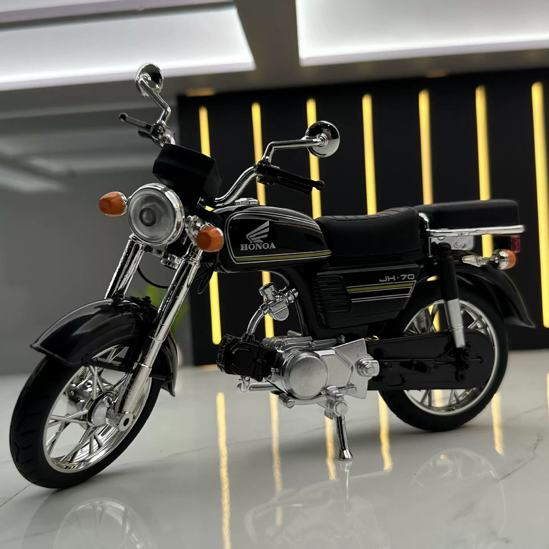 Алюминиевый автомобиль, мотоцикл, легковесная музыкальная игрушечная машина, минифигура, издает звуки