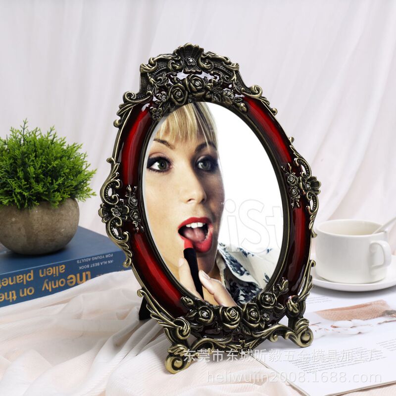 Manufacturers supply a large number of metal photo frame table mirrors, various styles of photo frame ornaments, Princess mirrors, makeup mirrors