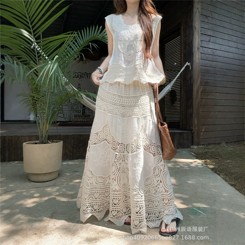 Bohemian style outfit: round-neck embroidered vest top for women, summer hollow lace skirt, off-white two-piece set Bohemian style outfit: round-neck embroidered vest top for women, summer hollow lace skirt, off-white two-piece set