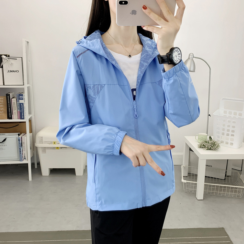 Primavera y otoño doble cara vestir ropa de asalto mujer al aire libre una sola capa de chaqueta con sombrero a prueba de viento camuflaje traje de montaña chaqueta de manga larga hombre