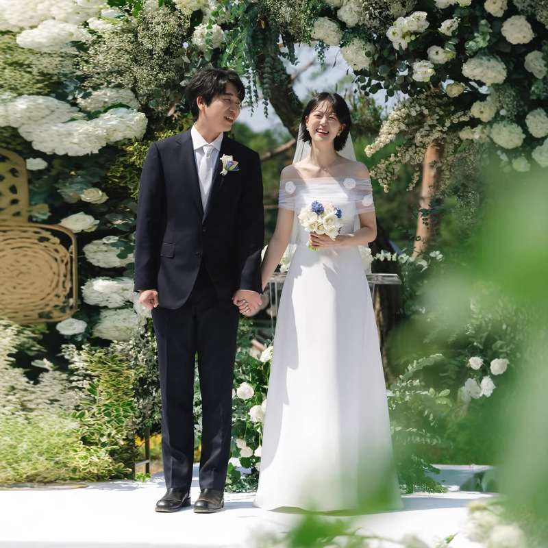 Lawn Wedding Forest-Style Main Wedding Dress, Simple Satin Travel Photography Artistic Two-Piece Set, Light Wedding Dress for Engagement and Registration, Small White Dress