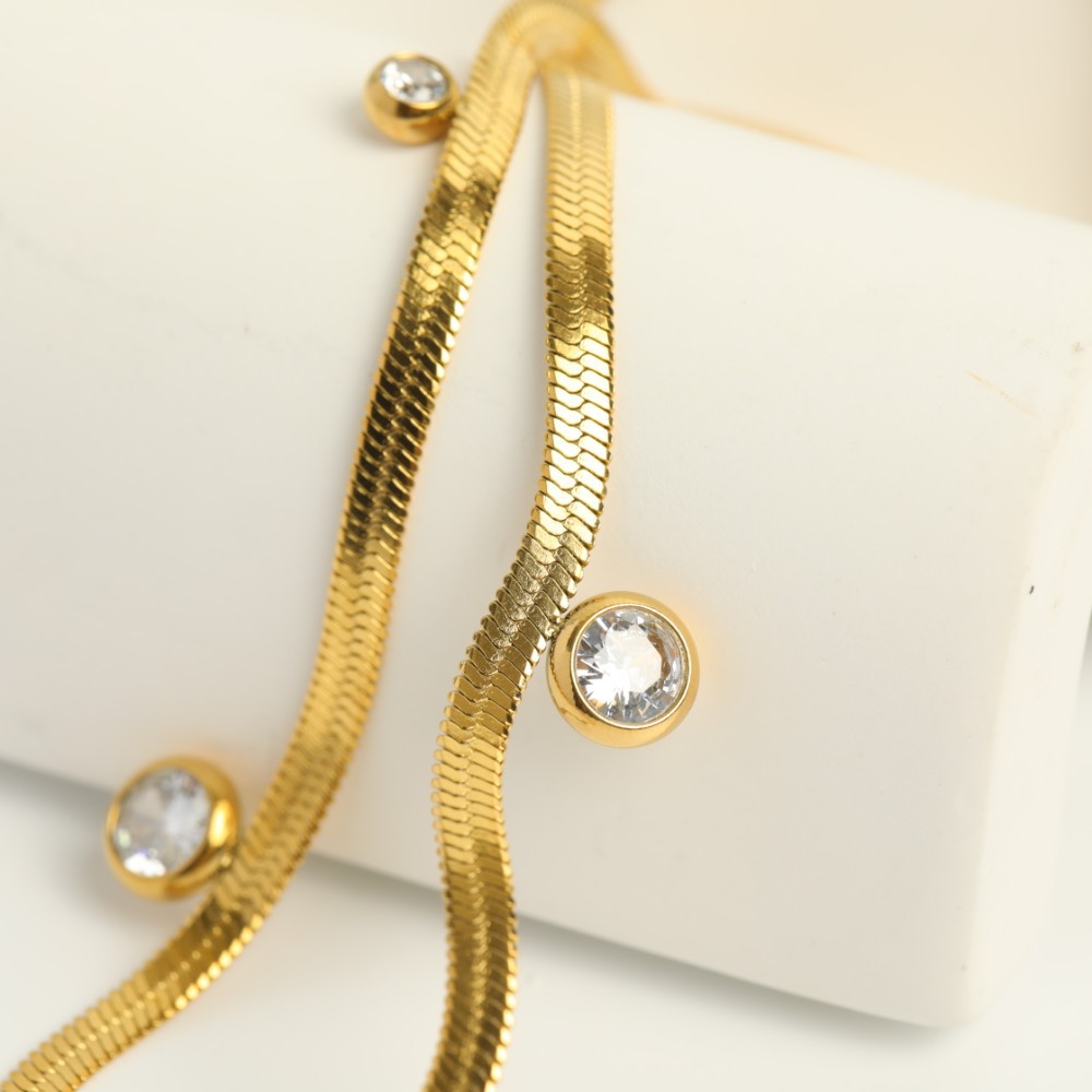 Fashion Simple Geometric Inlaid Zircon Electroplated 18K Gold Stainless Steel Necklace