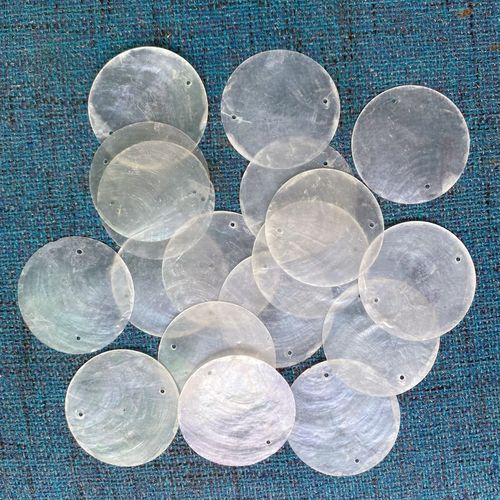 Natural Shell Round Disc 50mm Double Hole Mirror Shell Raw Material Soft Shell DIY Lamp Chime Accessory Translucent Sheet