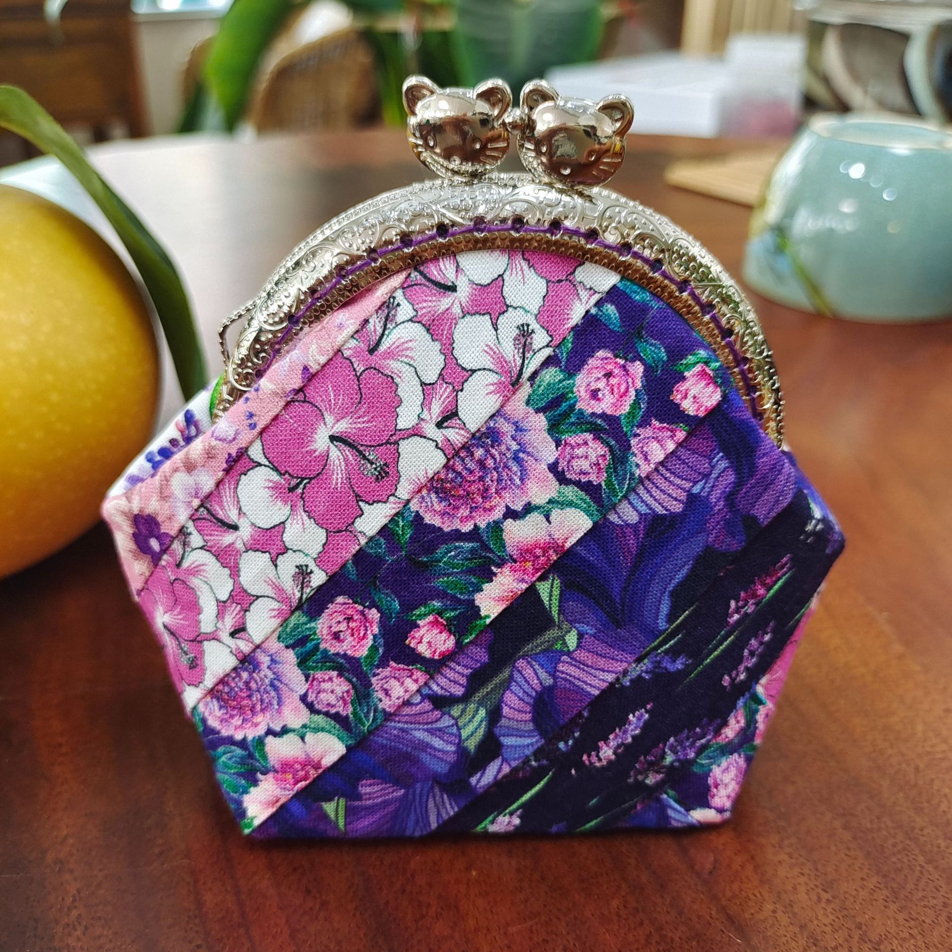 Bolsa de material de bordado bricolaje hecho a mano 8,5 boca Bolsa de Oro patchwork bolsa antigua bolsa transfronteriza inglés gato bolsa de almacenamiento