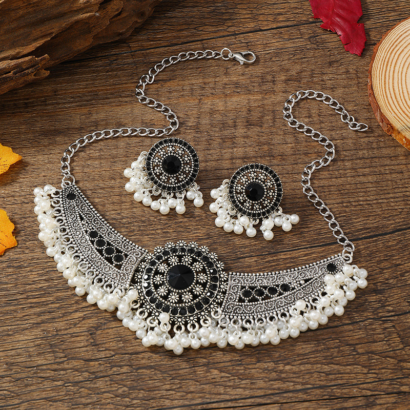 Set collana e orecchini con perle per eventi di matrimonio_voghion.com