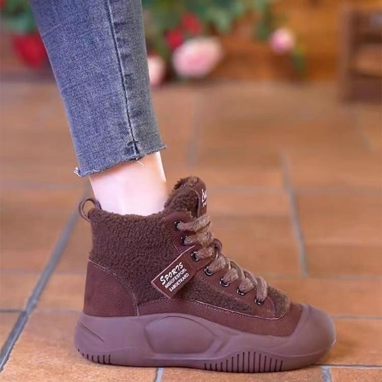 Botas Martin engrosadas con terciopelo con suela gruesa 2023 otoño e invierno botas cálidas de algodón de lana de cordero botas de lana cortas antideslizantes