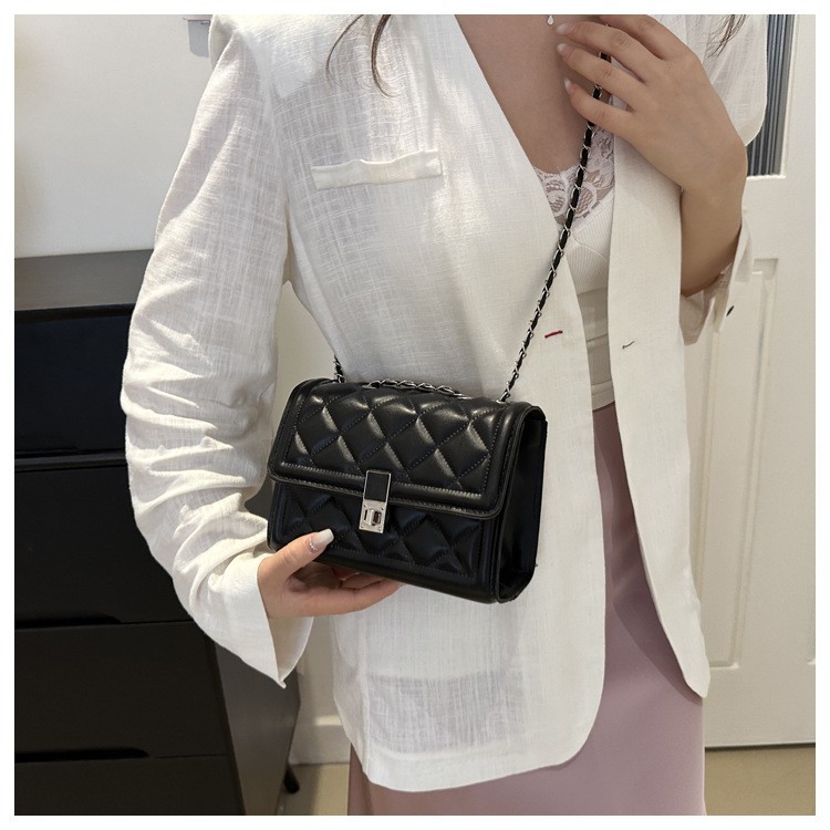Borsa a tracolla piccola quadrata trapuntata da donna, nuova moda 2025, semplice, monospalla._voghion.com