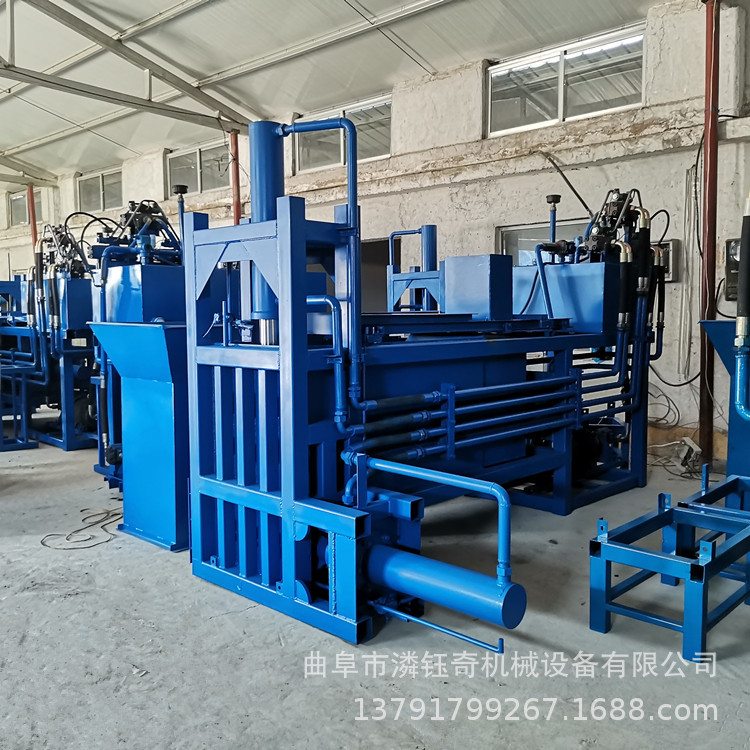 麦糠稻壳打包装袋机 玉米秸秆粉碎压块机 牛羊养殖饲料打包机