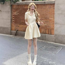 夏装新款设计感小众字母刺绣连帽半拉链短袖连衣裙女小个子a字裙