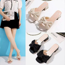 �Ŀ�r����Ů�L�����Yһ���Ϸ�ʽܛƤŮЬ��Ů��ָ���Ь�ٴ��Ь