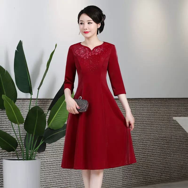 2021秋季新款中老年妈妈装结婚敬酒连衣裙复古改良中长款时尚无领