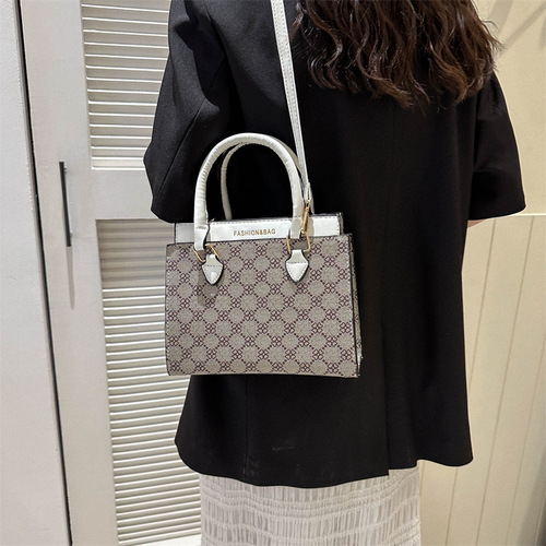 Ladies Handbag  New Summer Retro Women's Bag Stylish and Elegant Large Capacity Crossbody Mom Bag Trendy