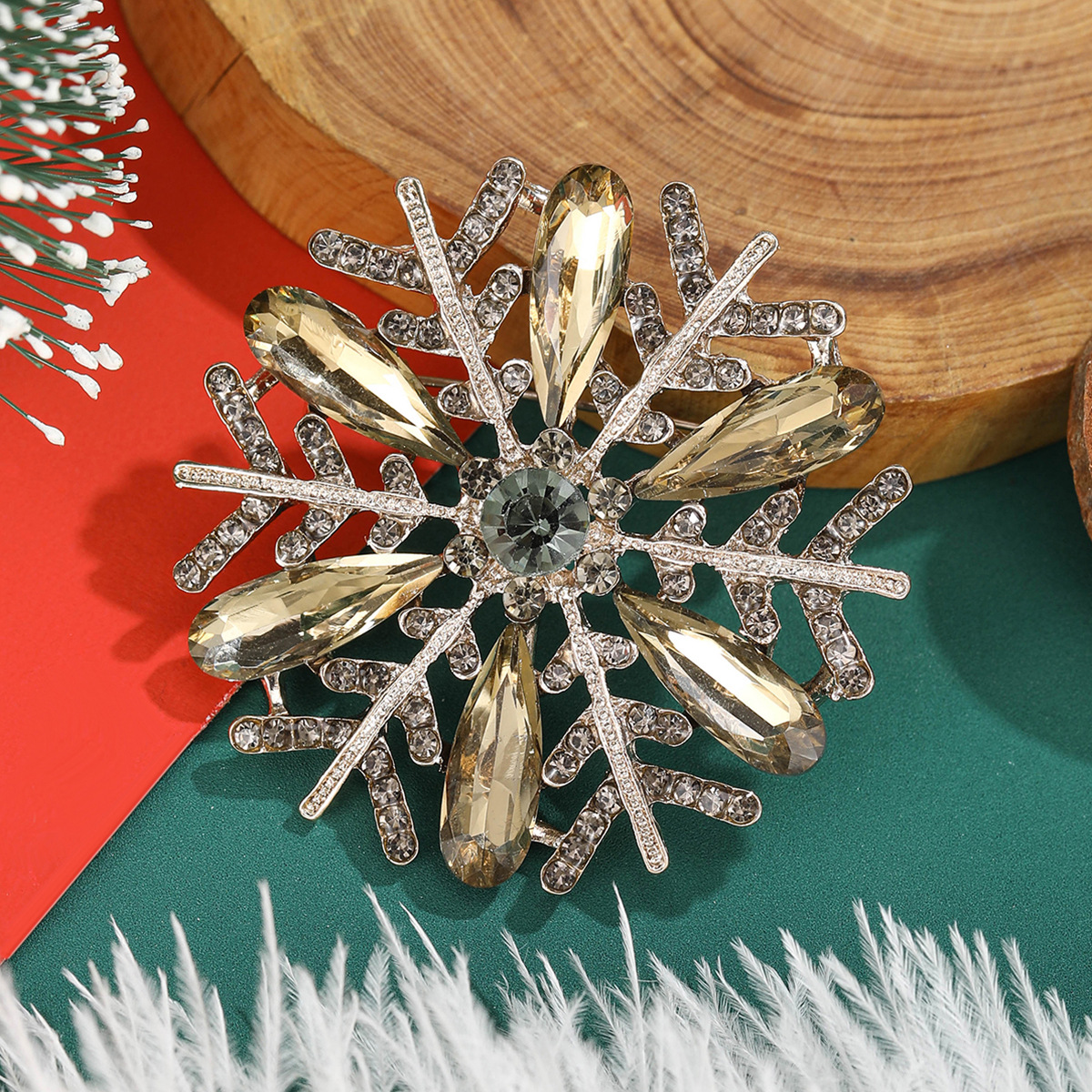 25g Weight Rhinestones Inlay Material Brooches Classification Banquet Occasion Alloy Material Snowflake Pattern All Seasons Season Women's Gender Inlay Design Elegant Style Elegant Pin Snowflake Alloy Inlay Rhinestones Women's Brooches 11