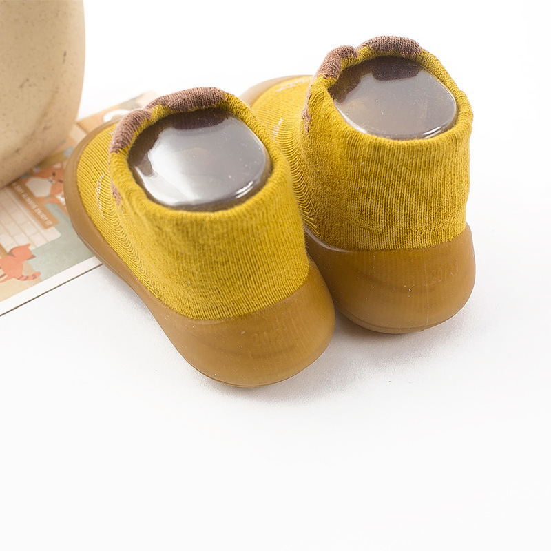 Nuevos hombres y mujeres de primavera y otoño de dibujos animados anti-colisión dedo del pie zapatos de verano calcetines de Bebé Zapatos de fondo suave calcetines Zapatos cubren los pies