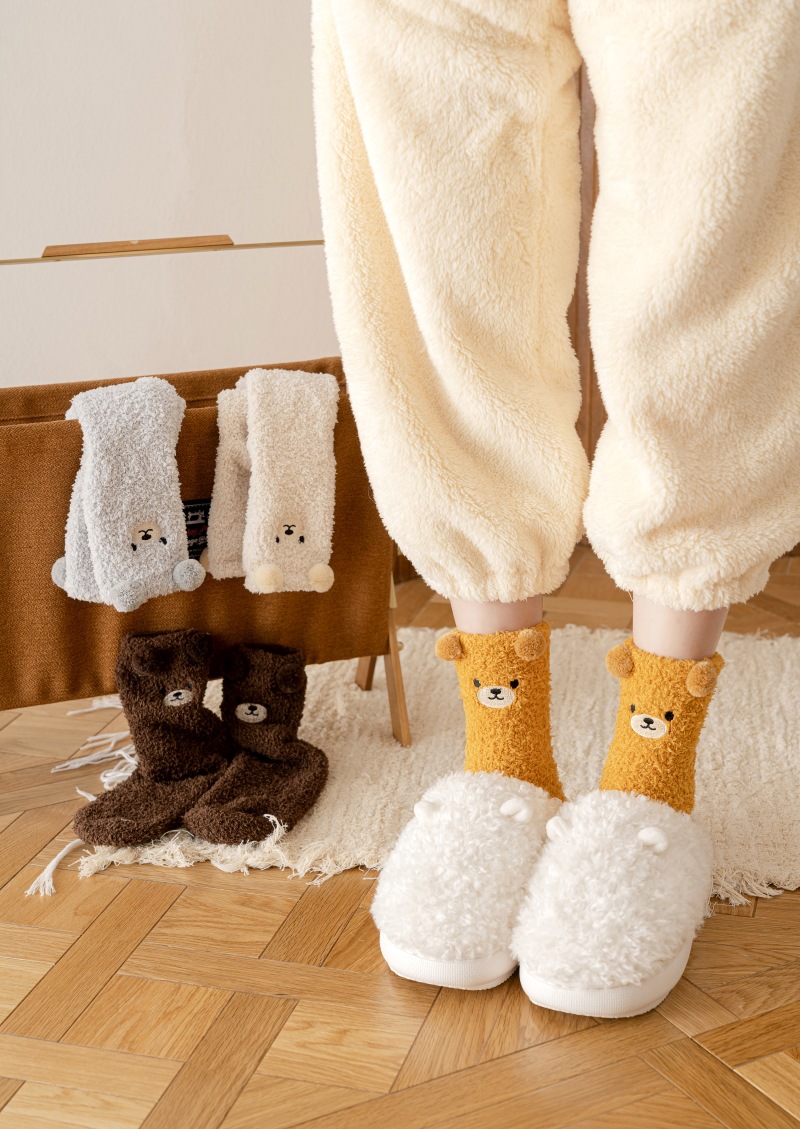Women's Cute Simple Style Cartoon Bear Polyester Embroidery Crew Socks A Pair display picture 6