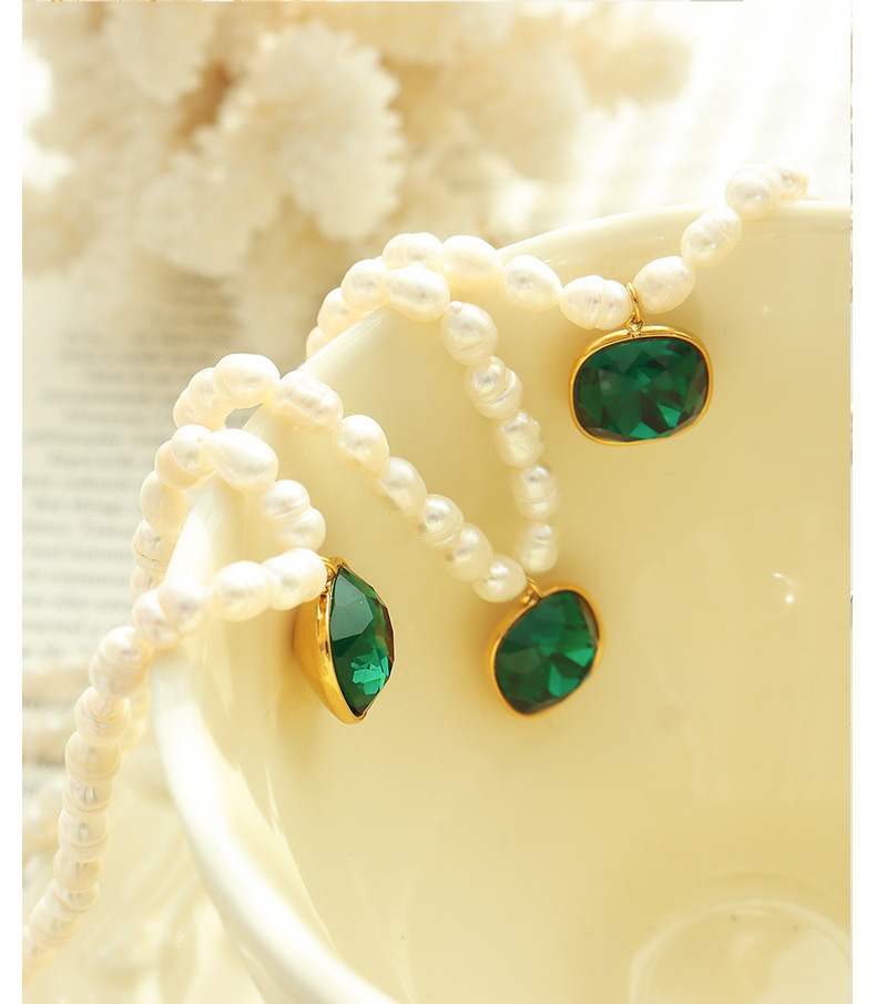 Retro Square Titanium Steel Pendant Necklace Pearl Inlay Artificial Crystal Stainless Steel Necklaces_colorza_4