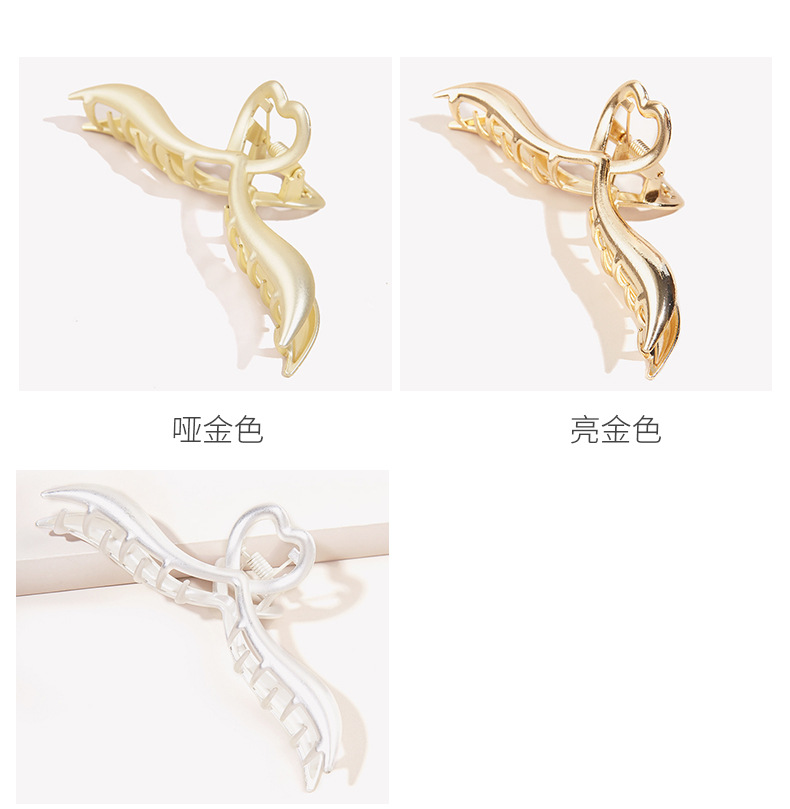 55g Weight Headwear Classification Metal Material Women'S Gender Plating Design Fashion Style Gold, Silver Color Fashion Heart-shape Metal Hair Clip Wholesale 1