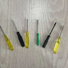 小さなドライバーのプラスドライバーのトランペット卸売り3mmの小型ドライバーのミニタイプの解体ツール