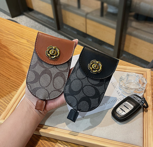 Retro Camellia Multi-functional Pull-out Car Key Holder Universal Men Women Car Key Protection Cover Storage Bag