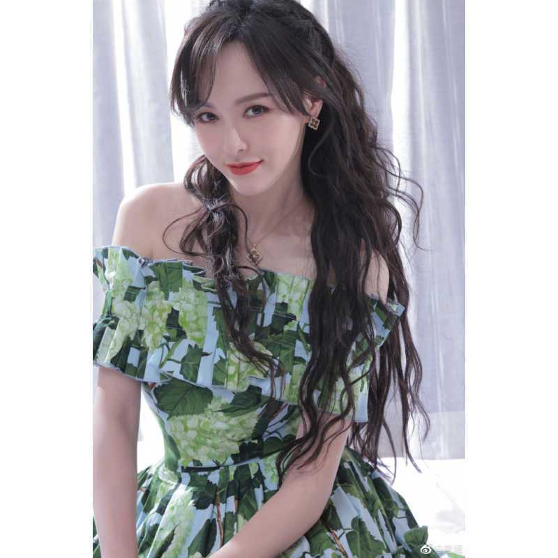 Tang Yan star with 2024 new one-word collar sweet sleeveless waist long hydrangea printed dress