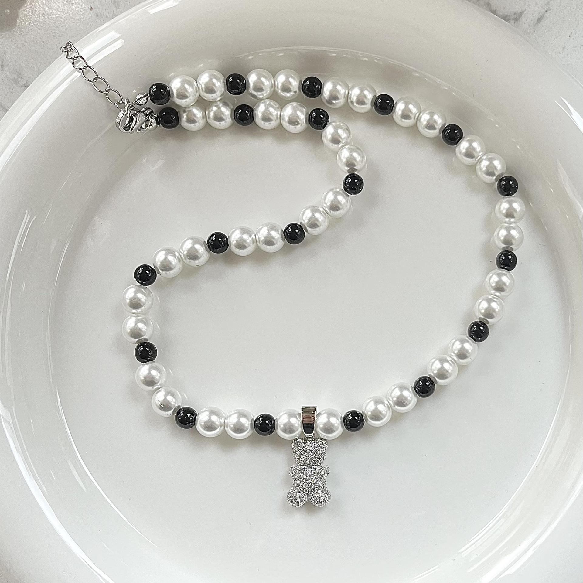 Fashion Bear Artificial Pearl Beaded Inlay Rhinestone Pendant Necklace