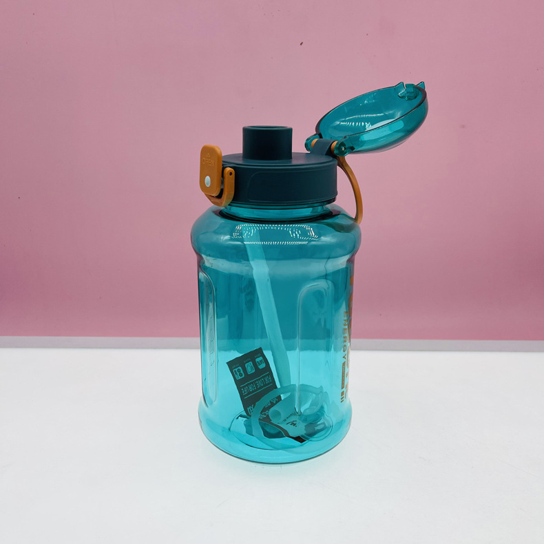 Youyun 0326 nueva red TAZA ROJA taza de plástico 2000ml portátil Ton Cup cubo grande espacio taza al por mayor