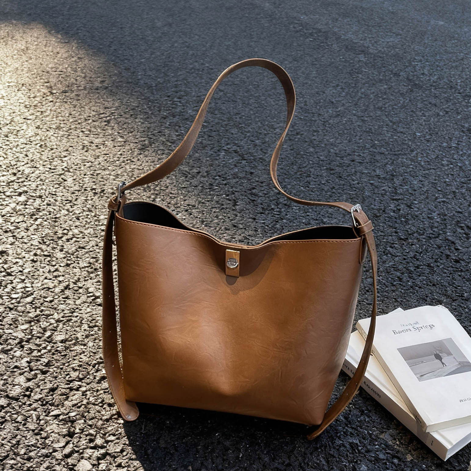 Bolsa de brazo retrógrada de gran capacidad para mujeres 2025 nueva moda coreana bolso especial simple bolso de cubo de hombro