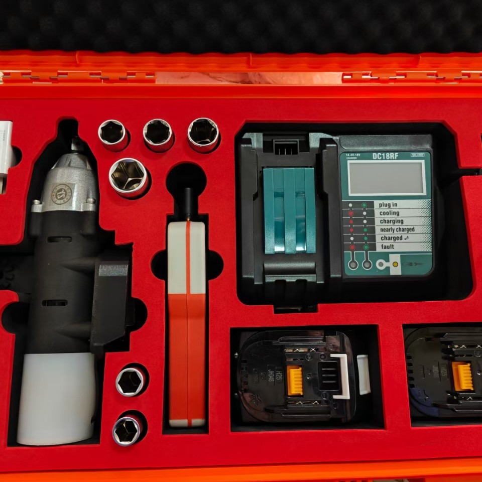 遥控锂电扳手 带电作业工具 电动扳手