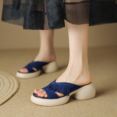 Luxury "step-in" feel: Full-leather, chunky heel, round-toe design with a waterproof platform and tassel accents—crafted from premium sheepskin for a vintage, retro-inspired thick-soled slip-on style.