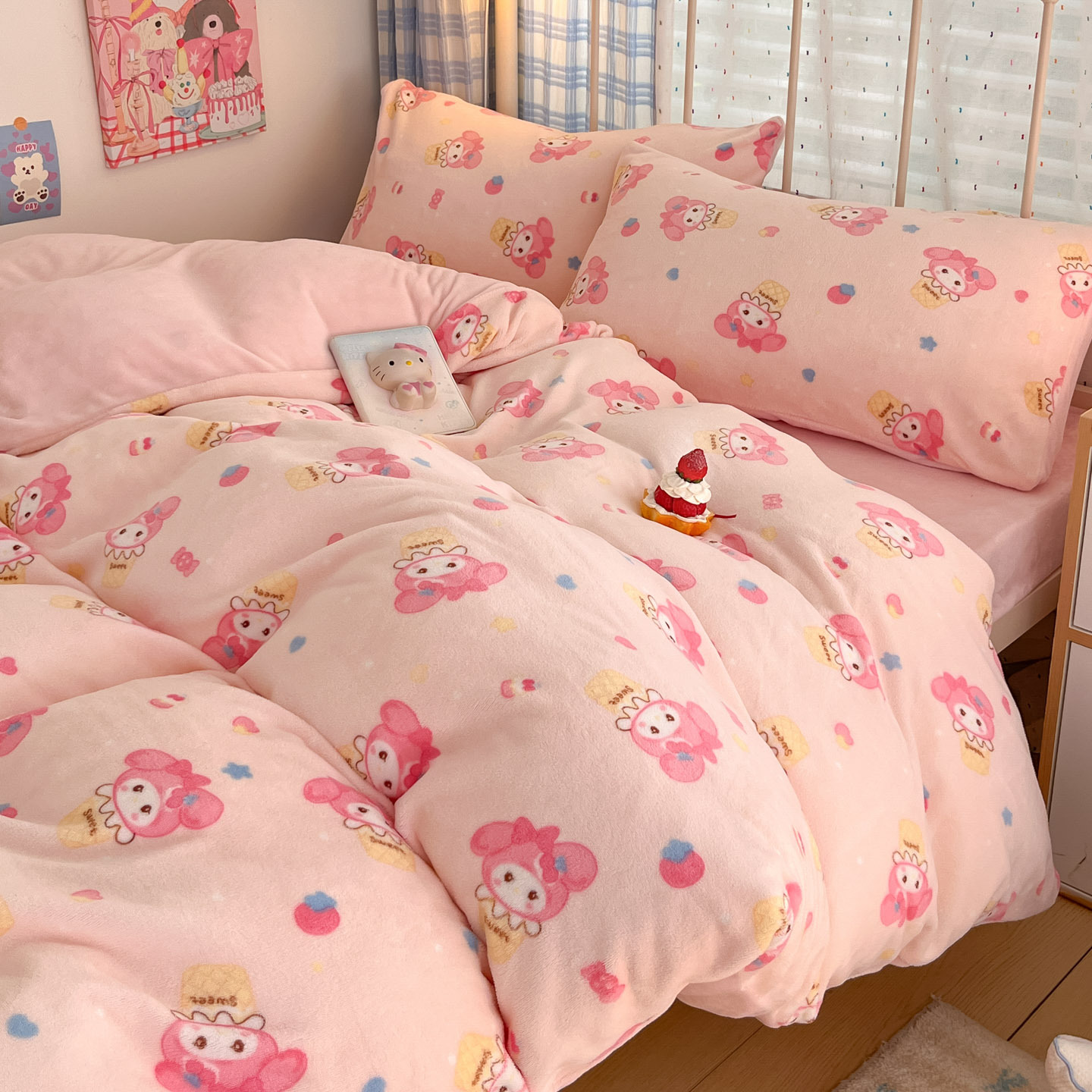Añadir una pequeña cama de lana de leche fresca de cuatro piezas de lana de coral de brida de invierno para aumentar la sopa de cama cálida cubierta de cama