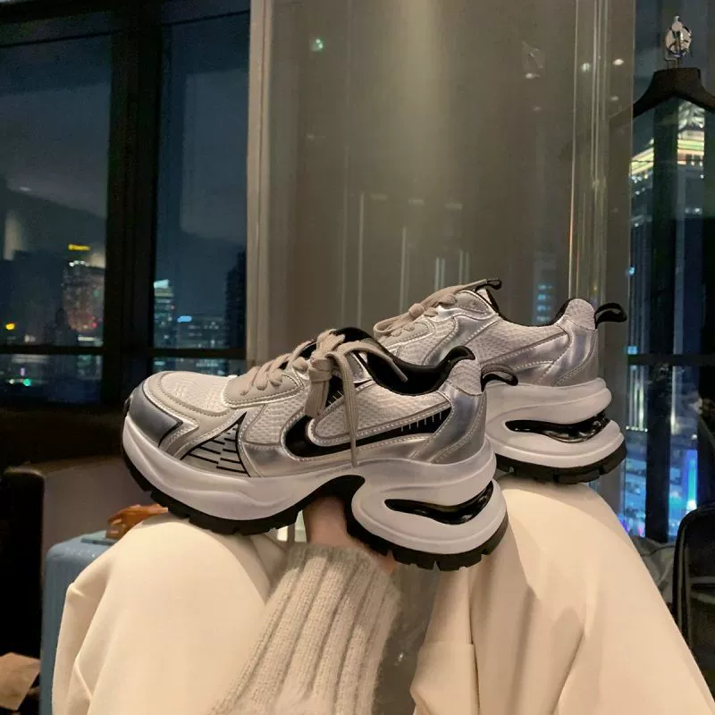 Все те же Модные Повседневные кроссовки на шнуровке для мам 2024 года, новые дышащие сетчатые туфли на платформе для увеличения роста папы для женщин