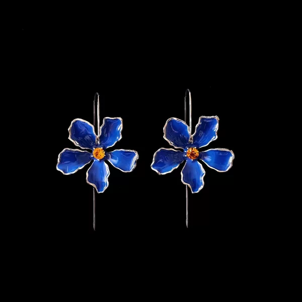 Chinese-style blue oil-drop flower earrings, a touch of luxury, niche design, high-end feel, retro and cool, exuding an elegant and atmospheric vibe